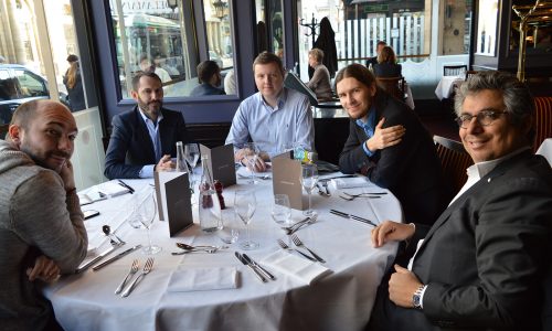 Les collaborateurs parisiens se réunissaient à la Brasserie du Louvre pour son repas de fin d'année